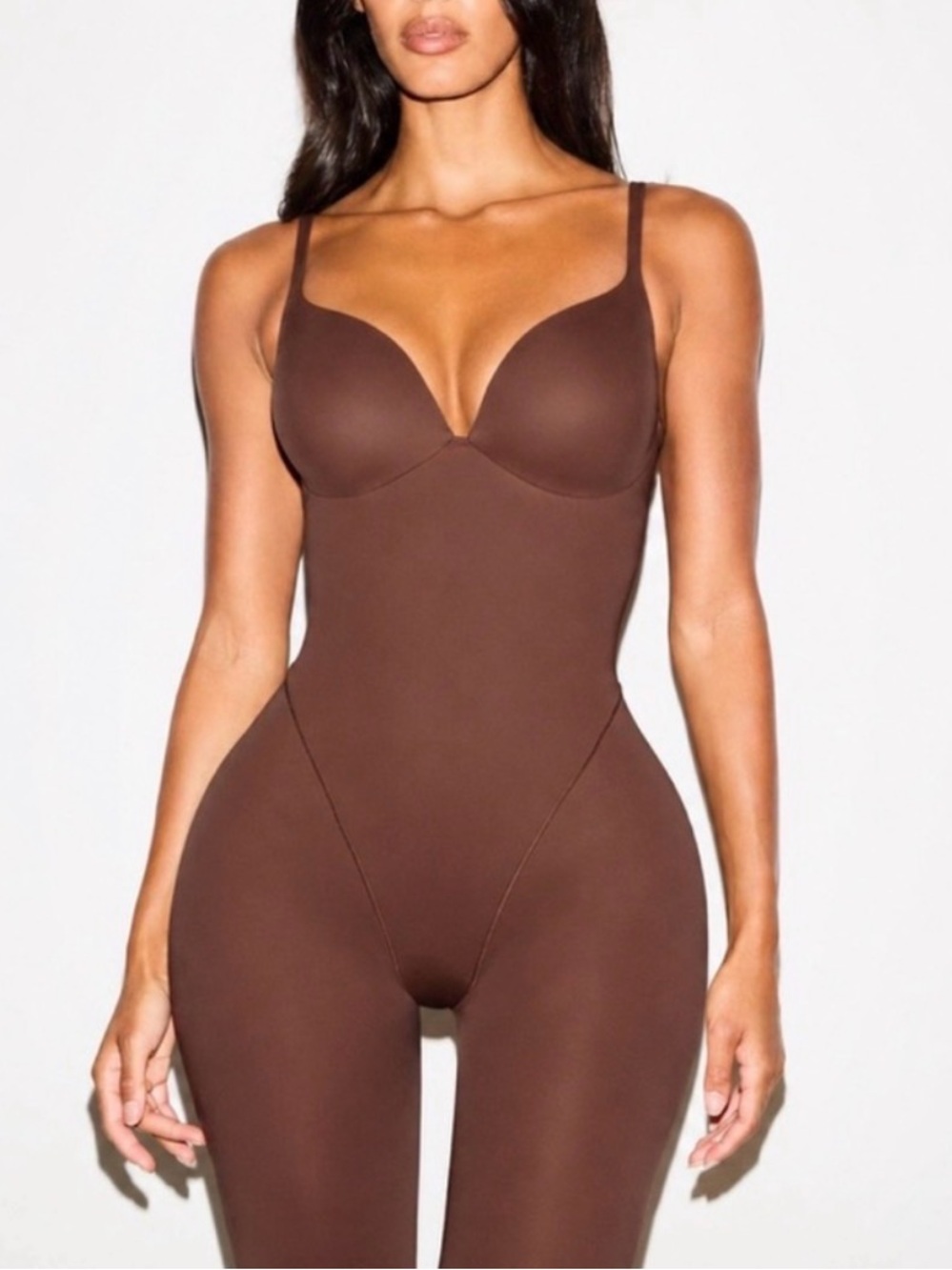 Skims ultimate body butt and hip pad mid tight bs
Color Jasper
